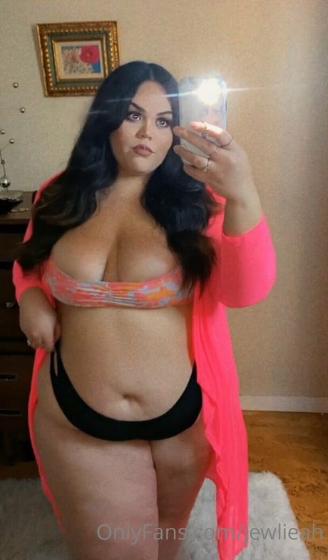 Jewlieah model perfect photos