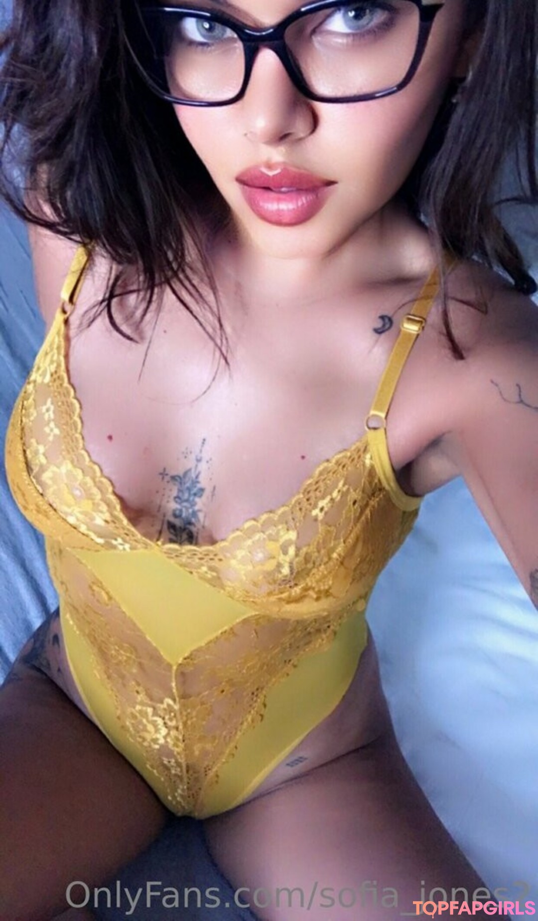sofia jones2 star top img
