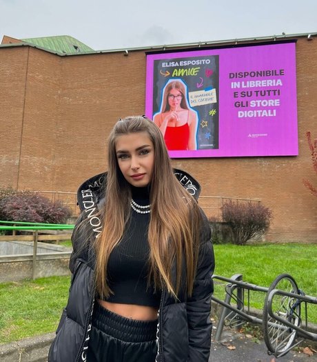 Elisa Esposito best star pic