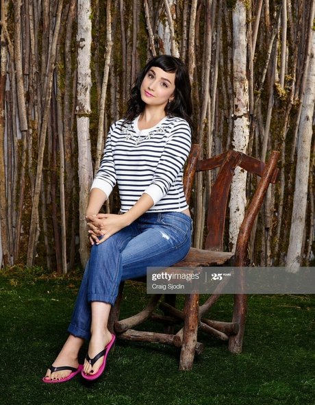 Molly Ephraim nudes actress picture