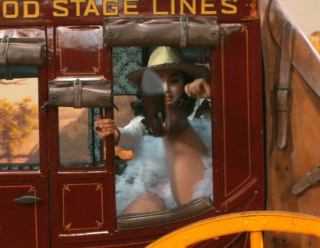 Molly Ephraim art model image