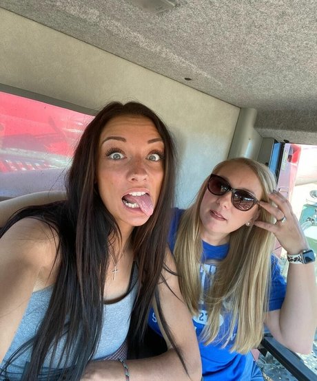 thefarmergrayce model naked pic