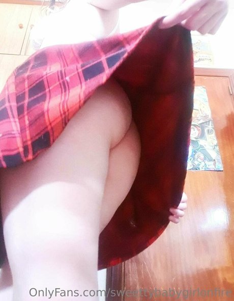 sweettybabygirlonfire nudes model picture