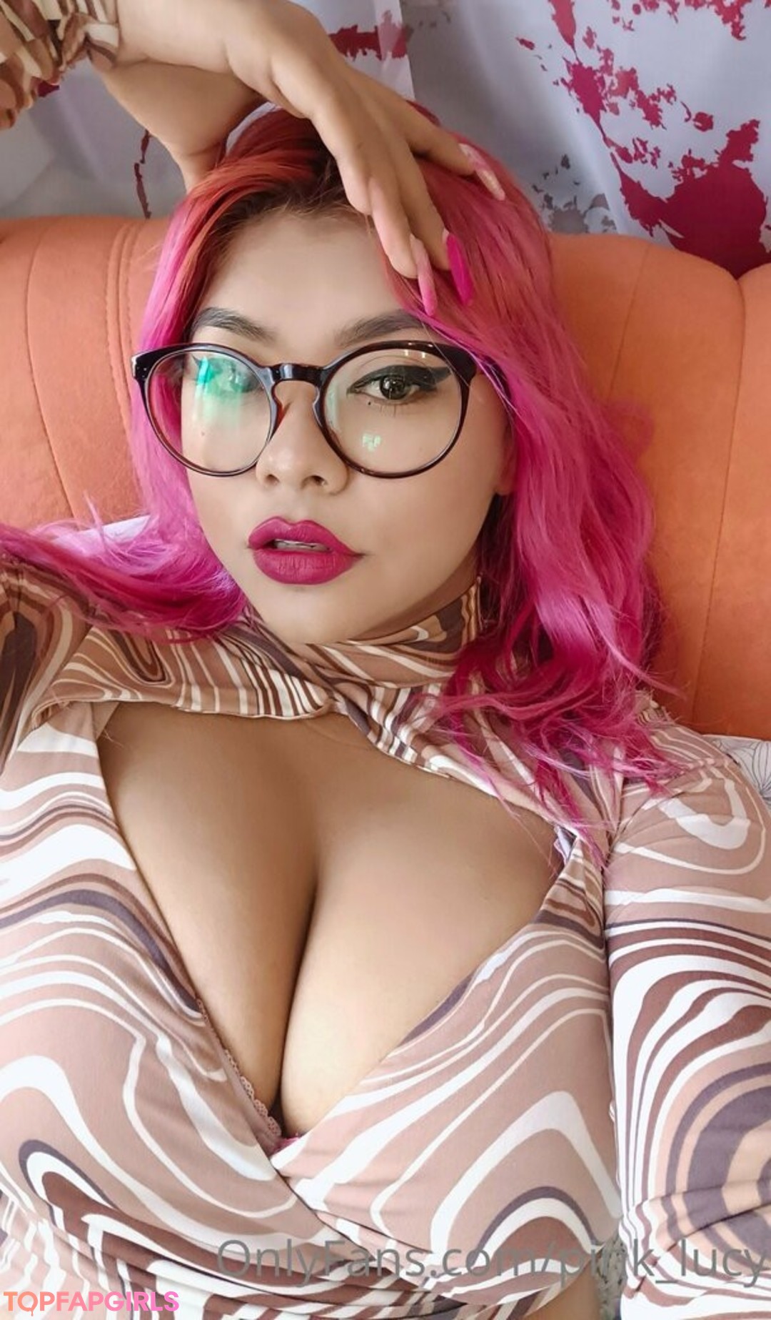 pink lucy erotic model img