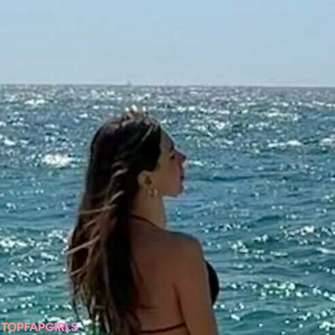 beachytsgirl model top picture