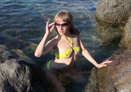 Jul bikini star porn pics