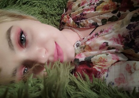 miss space x top model pics