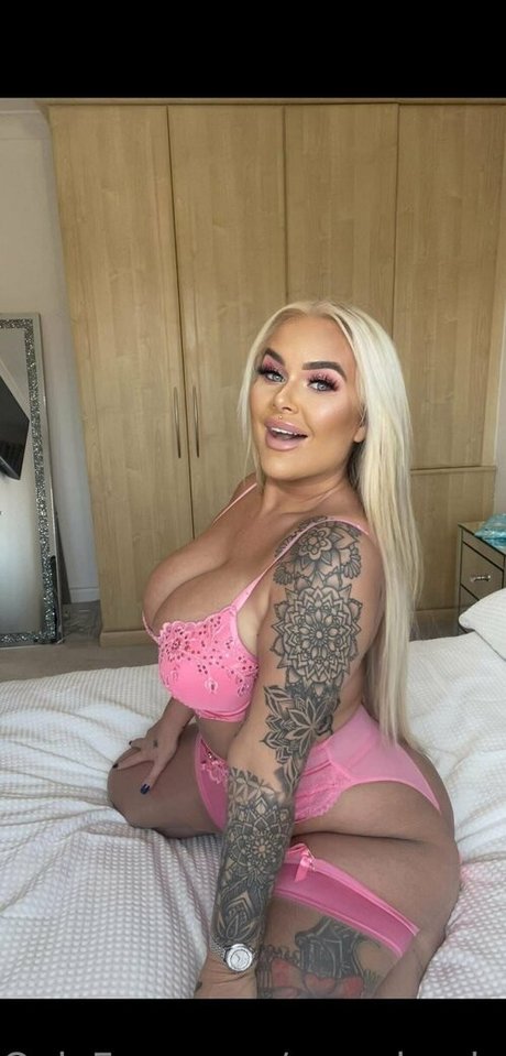 clothed onlyfans hot naked pic