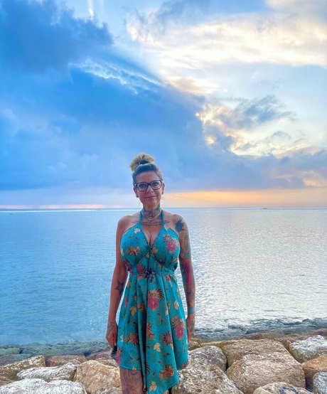 milf strip onlyfans porn photos