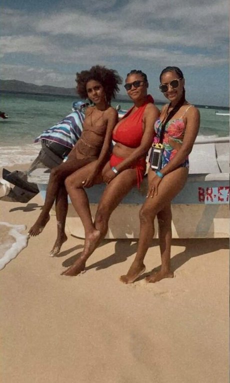 Gisselle F star erotic photos