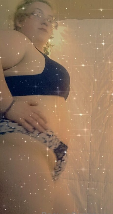 nerdy teen onlyfans exclusive image