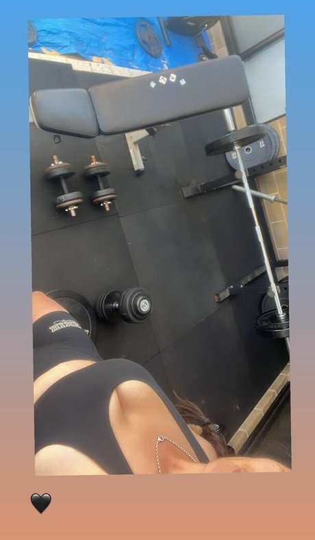 lyn ahayz model erotic images