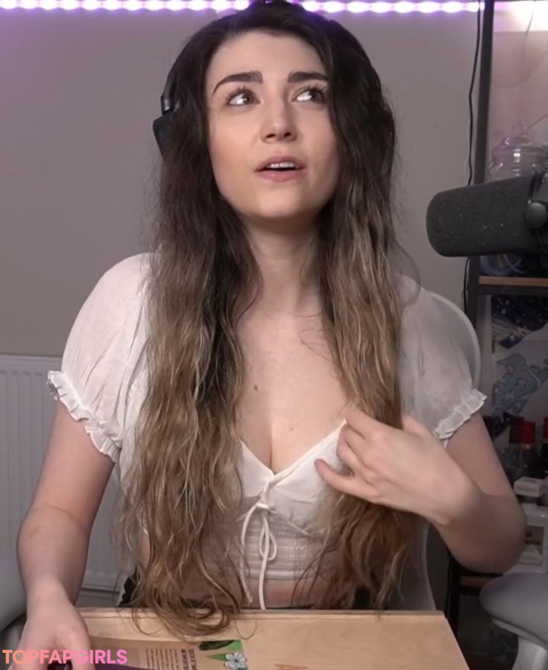 lesbian fuck onlyfans pornographic images