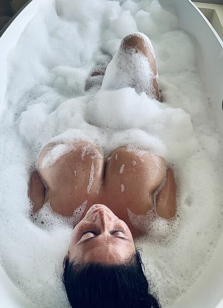 Chivettes erotic actress picture