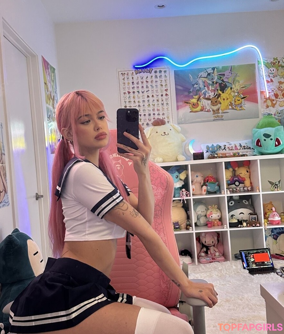 Luvstruck naked pornstar image