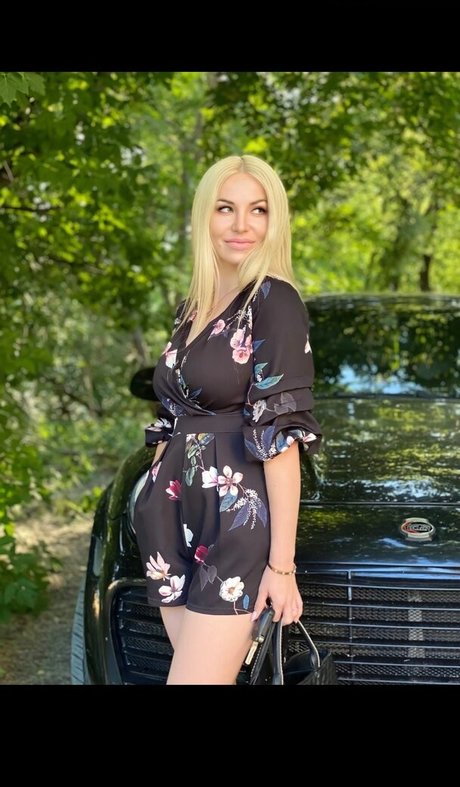 lanueta21 top profile image