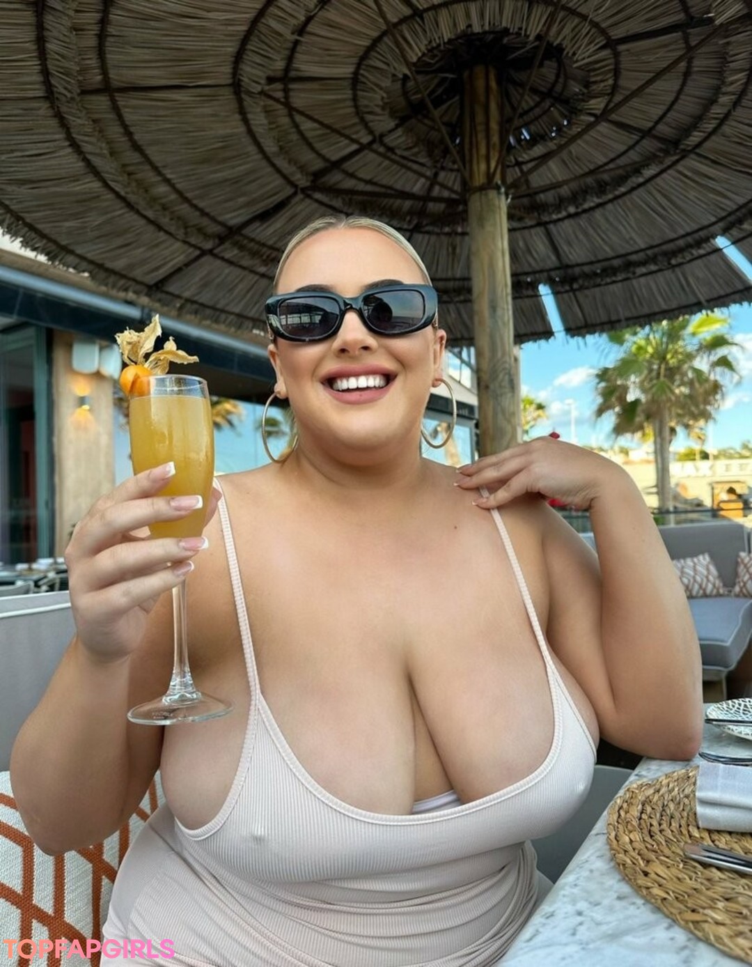 Laura Morgan high quality pornstar pics