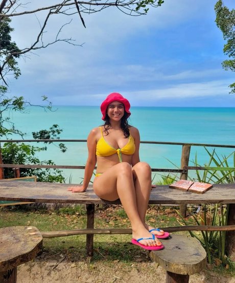 Bella Barp adult model img