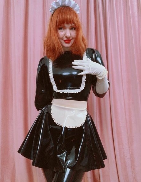 Lilslvkitten pornstar nudes pics