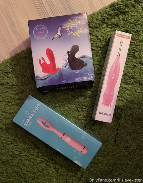 Lilslvkitten model hot photo