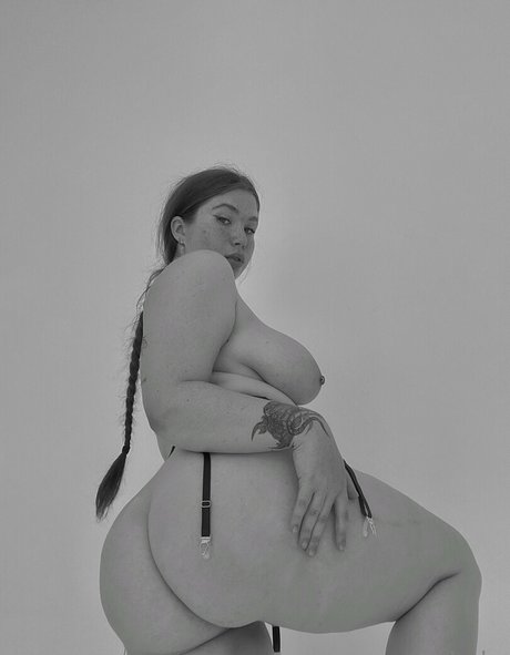 navernoedasha art star photos