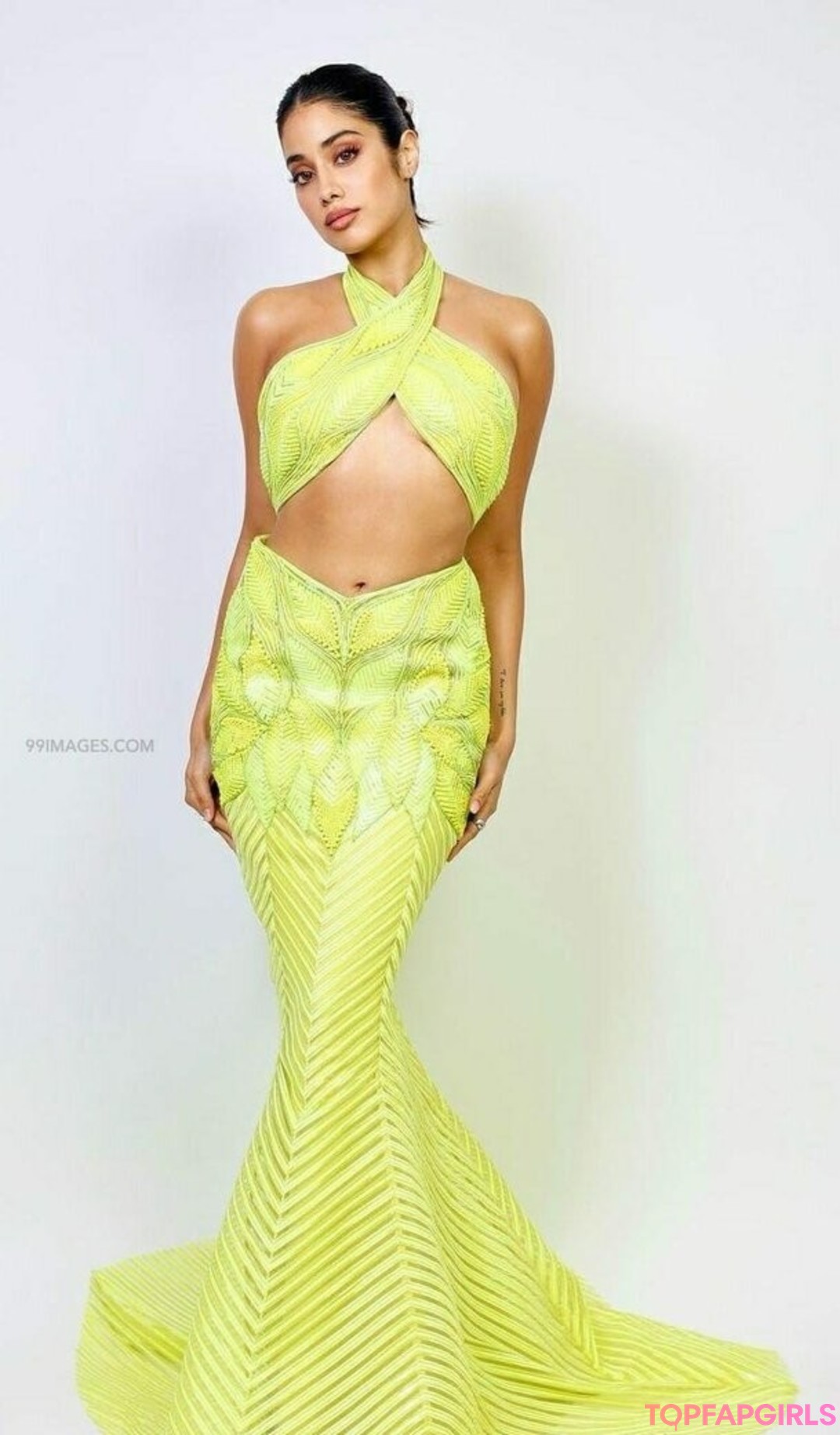 Janhvi Kapoor erotic star gallery