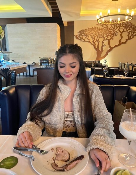 monimonitaa free model galleries