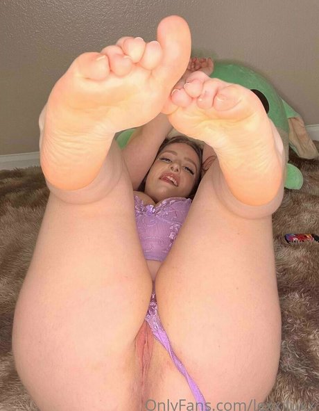 lexxiluxx erotic model images