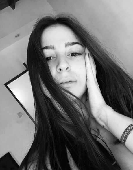 abrilllllllllllll model xxx pic