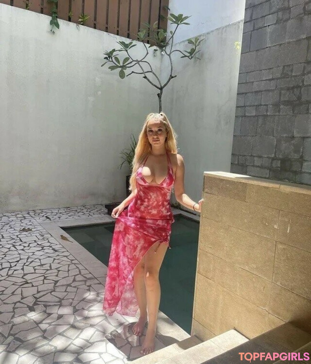 Willow Jade star galleries