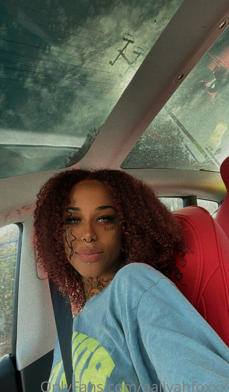 brunette petite onlyfans free pics