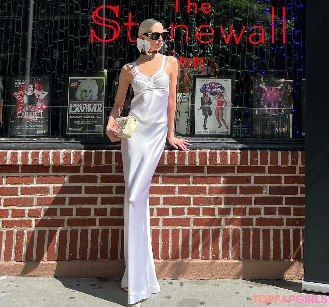 Stella Maxwell hd star archive