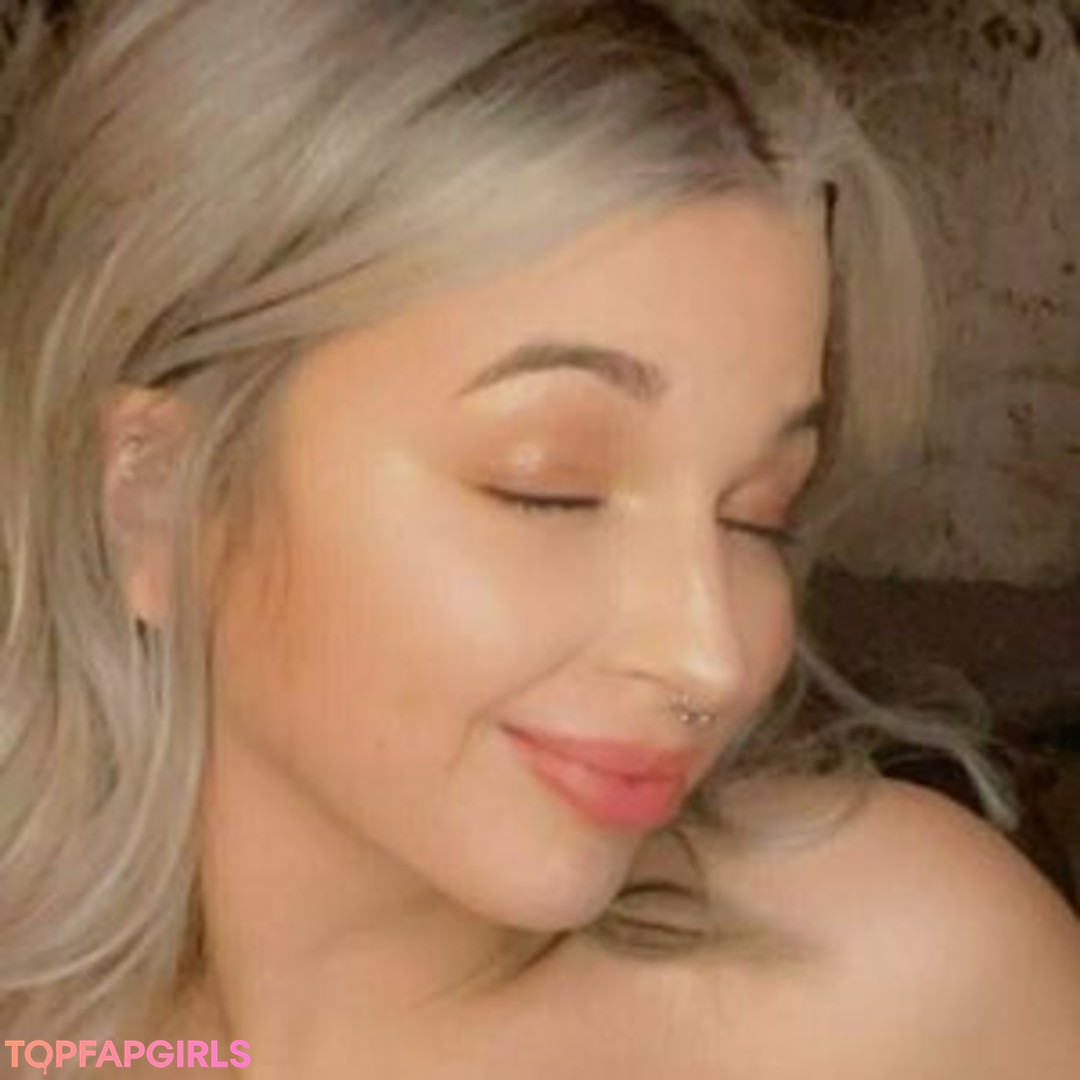 urchloemarie sex model pictures