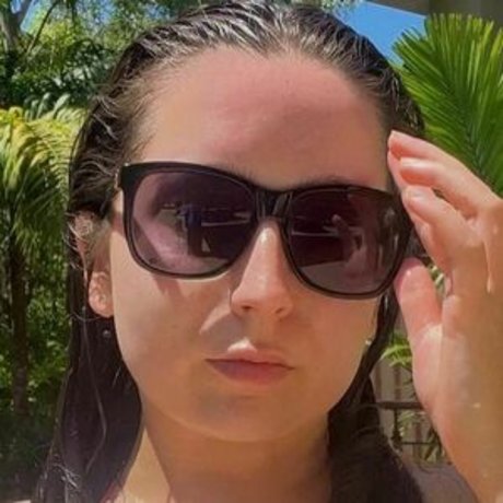 Kirsty Louise Wells hd actress pictures