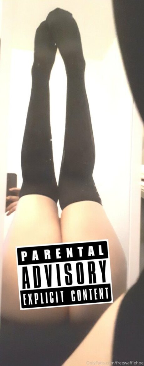 freewafflehoe model art gallery