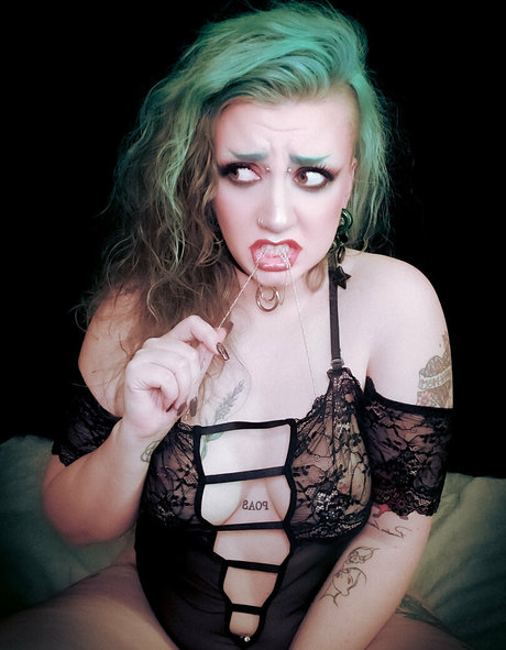 sarahsuccubusfreepreview model erotic archive