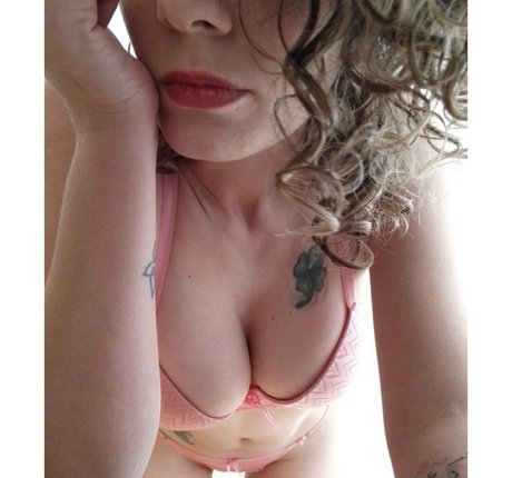 elisabetnievas hd model img