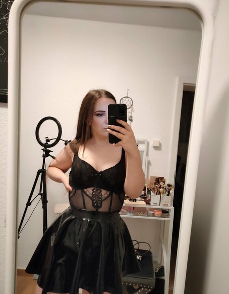 young amateur onlyfans free nude galleries