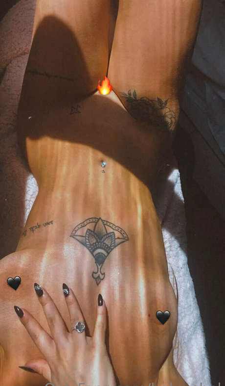 beluusbel model xxx gallery