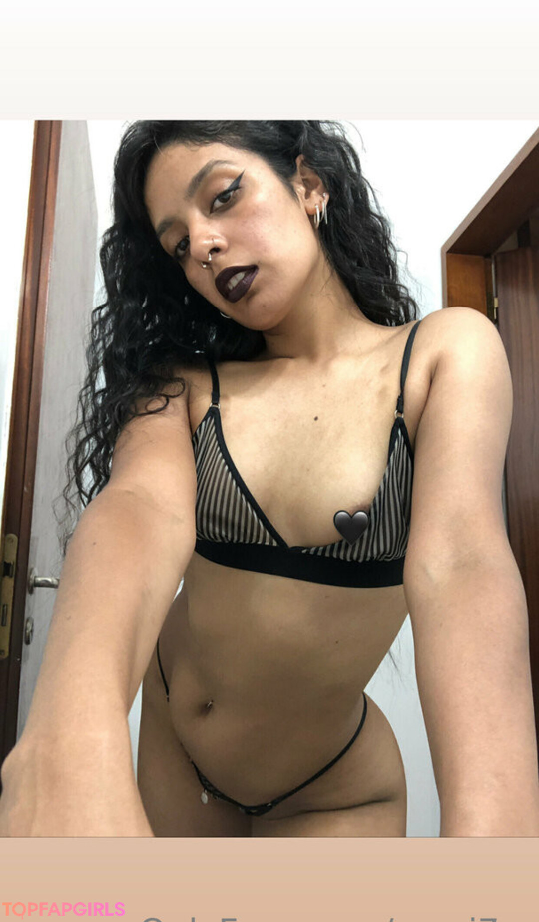 cami7m erotic actress pic