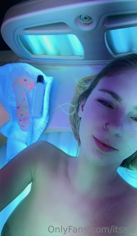 itssie model pornographic picture