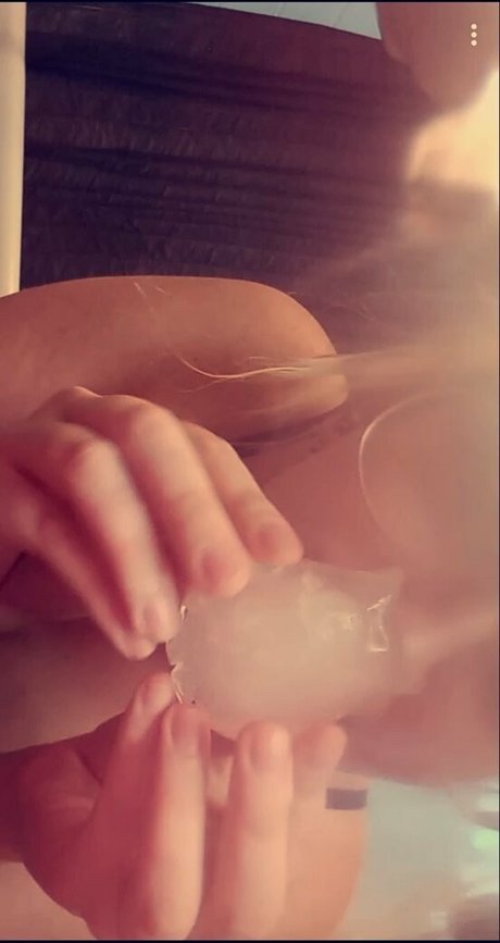 beautifulychaotic exclusive model photo