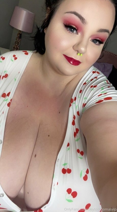 peytonthomasvip model porn pics