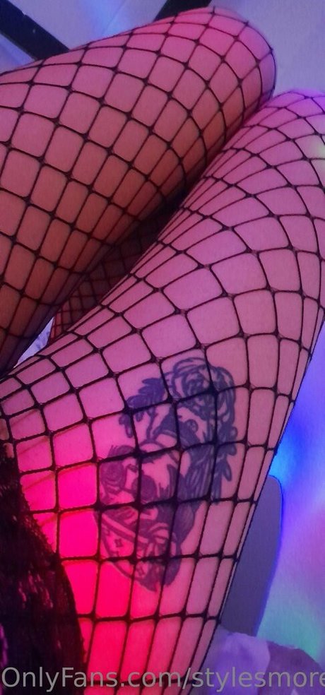 emeraldhot model perfect pic