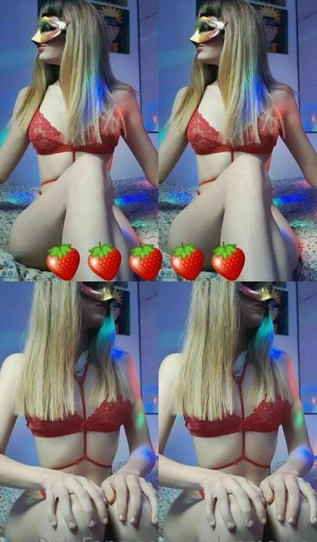 emeraldhot model nude picture