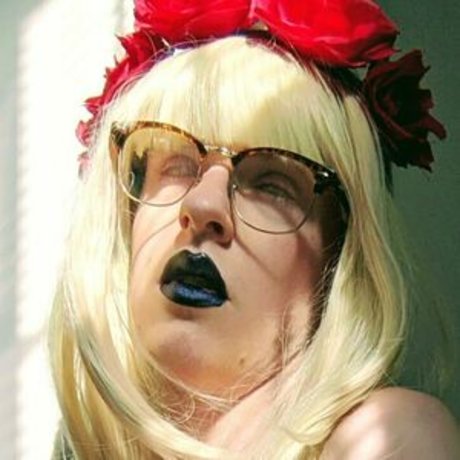 artemisaslut model xxx photo