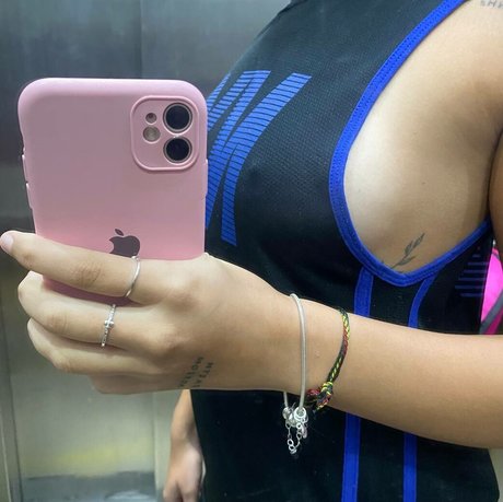 aSurfista best model picture