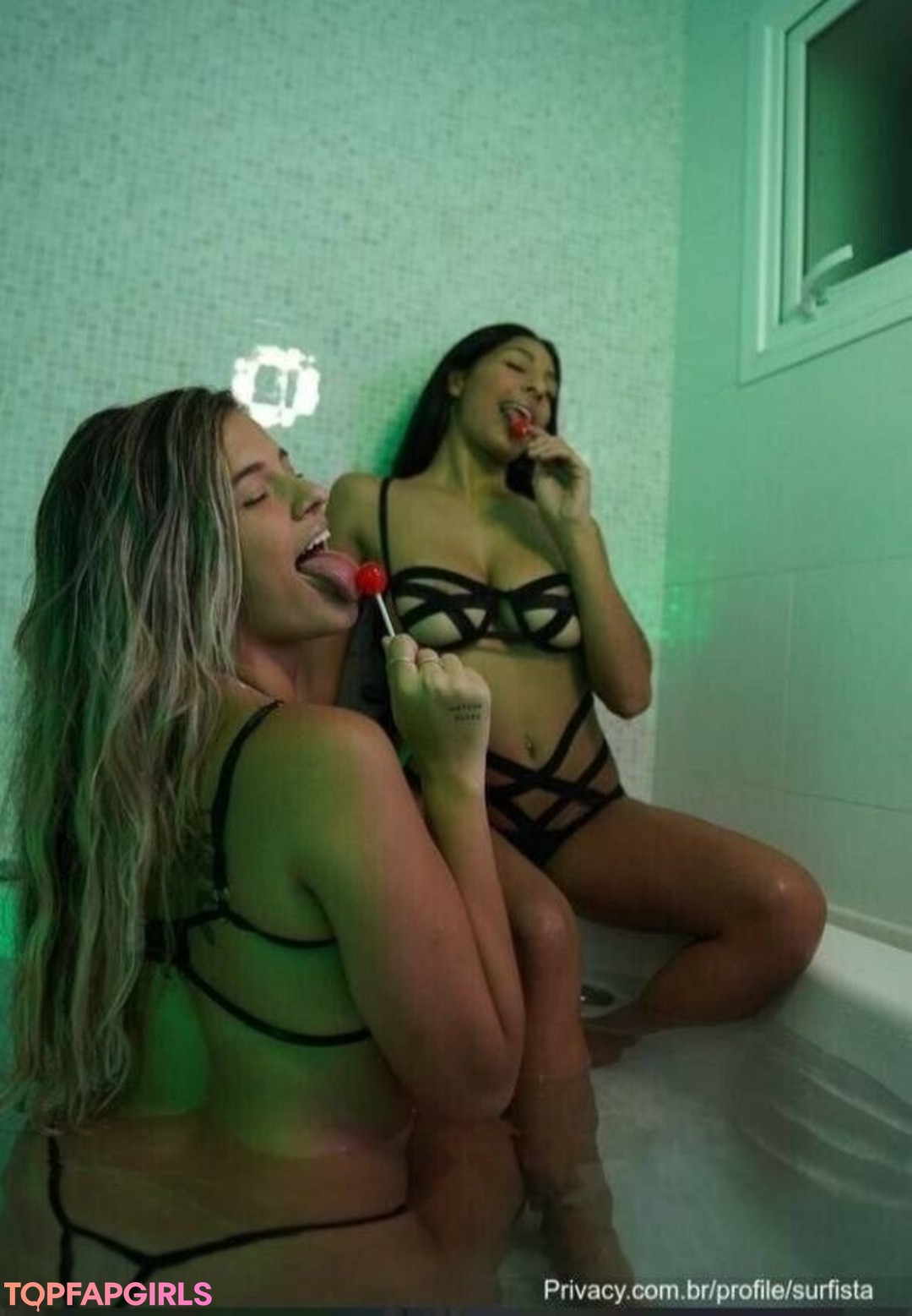 lesbian fisting onlyfans nude images