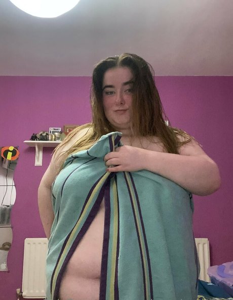 growing piggy1305 model erotic picture