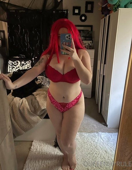 queeenhyrule model sexy pic